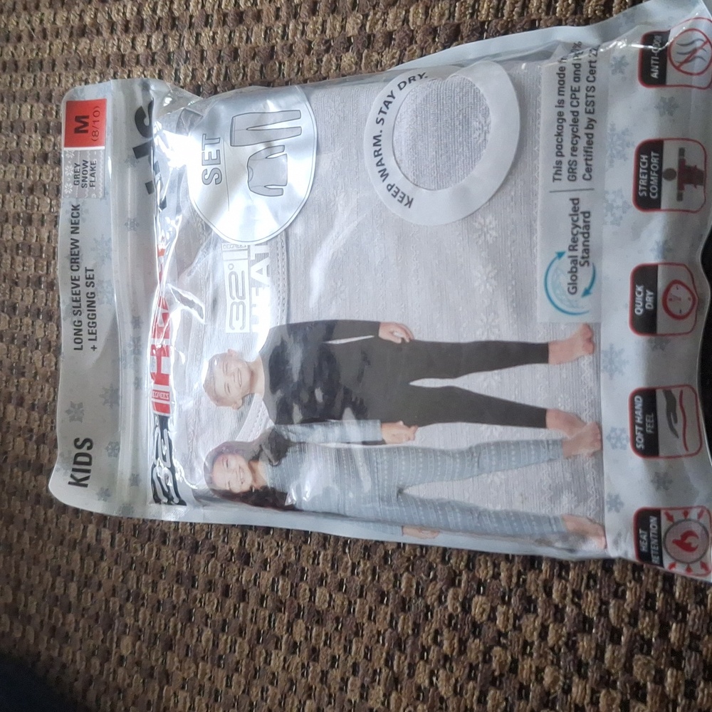 Kids 32- degree heat legging set (15)